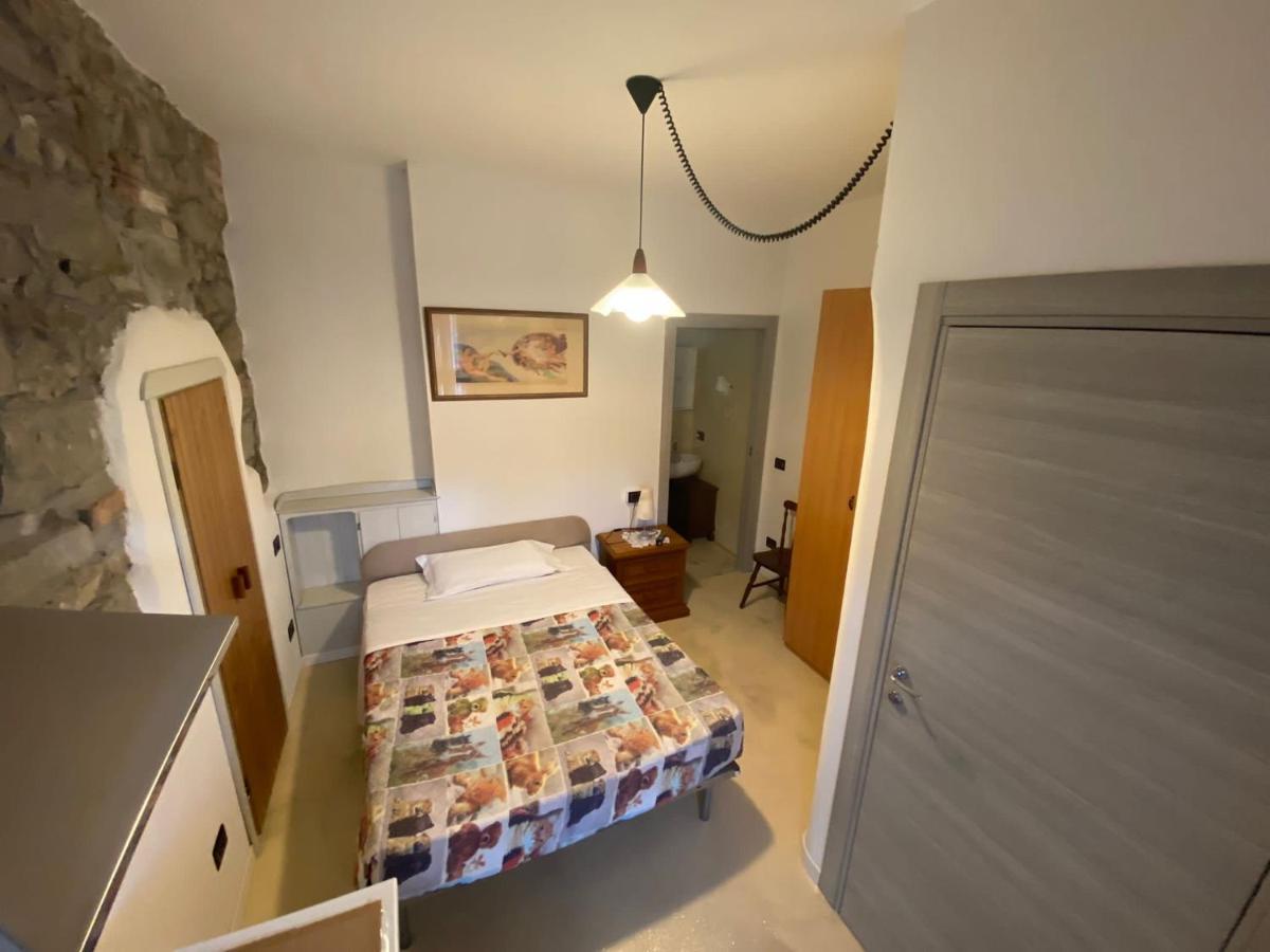 Macloud Pub B&B Sarnico Exterior photo